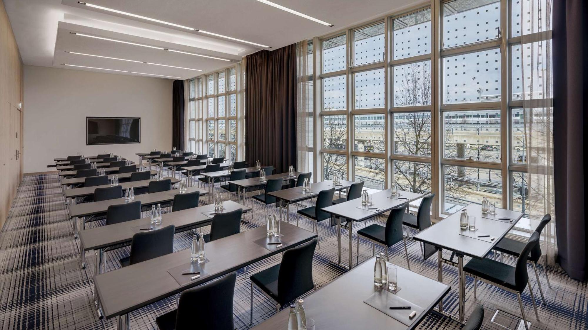 Отель Hilton Munich Airport Обердинг Экстерьер фото