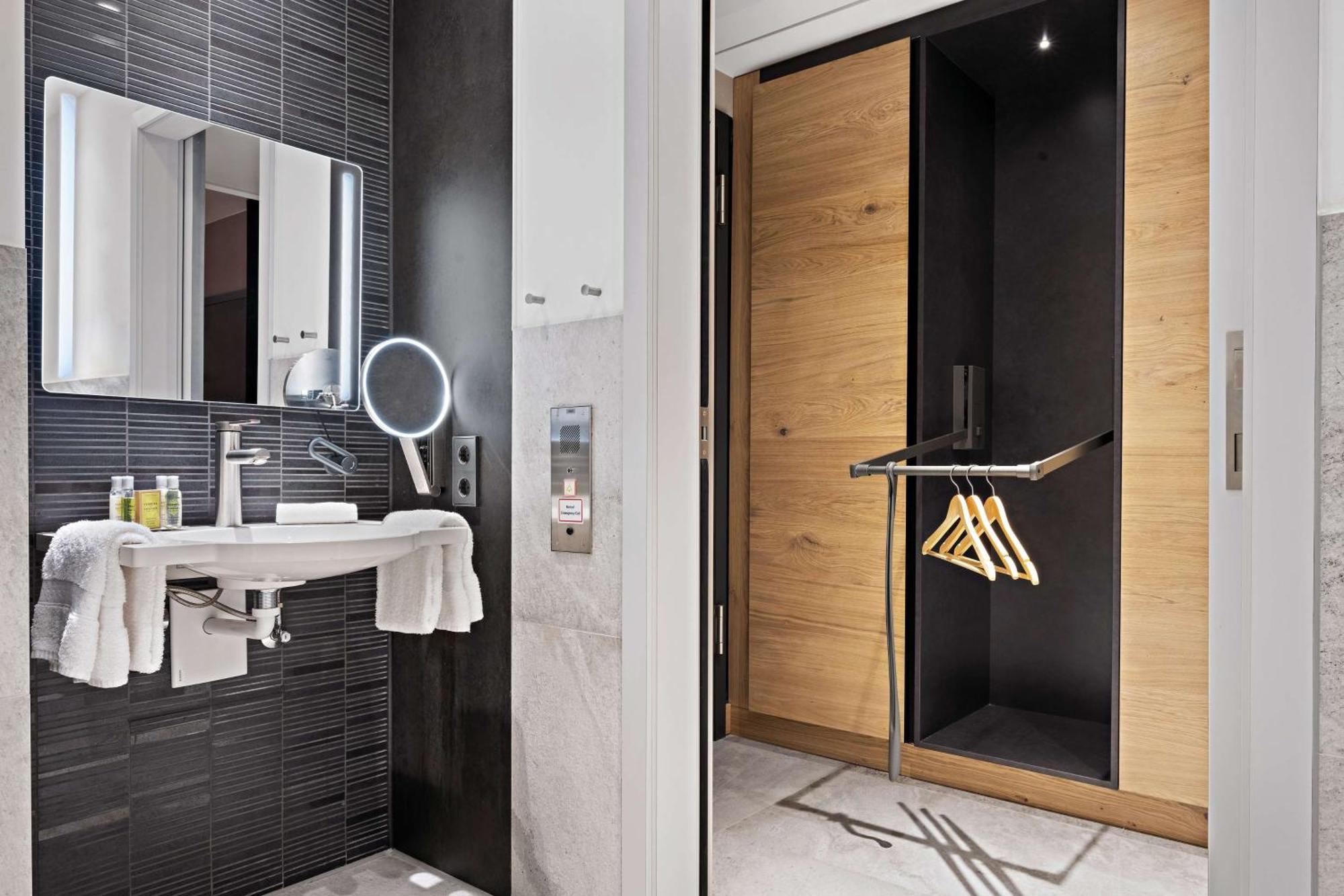 Отель Hilton Munich Airport Обердинг Экстерьер фото