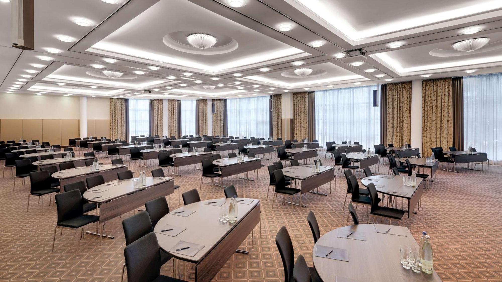 Отель Hilton Munich Airport Обердинг Экстерьер фото