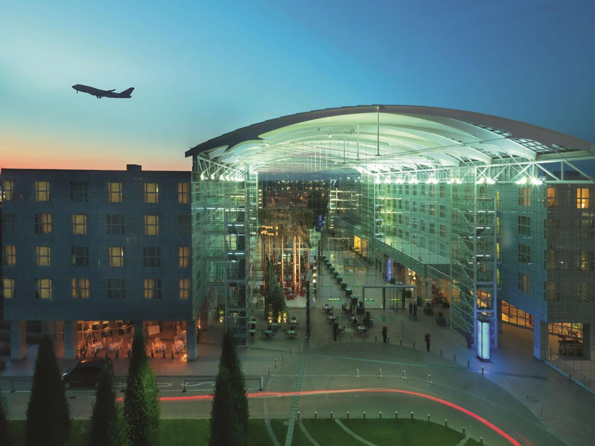 Отель Hilton Munich Airport Обердинг Экстерьер фото